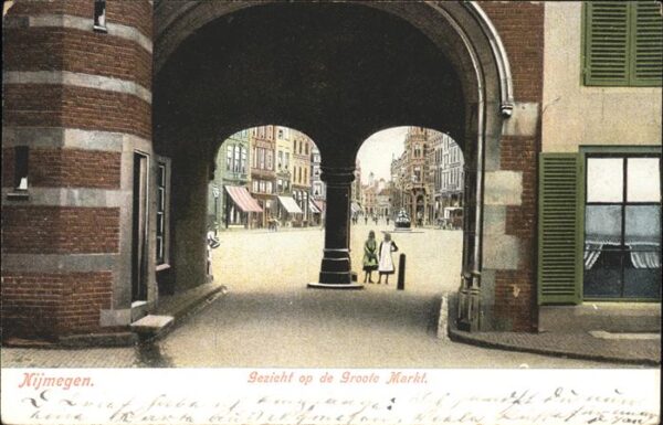 Nijmegen Gezicht op de Grotte Markt