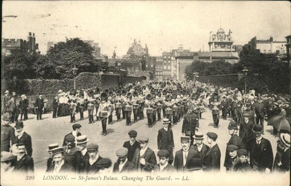 Leibgarde Wache Changing Guard St.-James_s Palace Londo