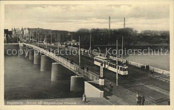 Strassenbahn Magdeburg Brücke der Magdeburger Pionie