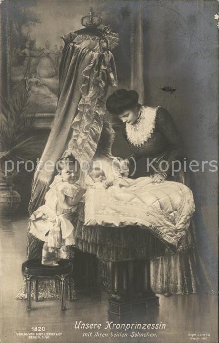 Adel Preussen Kronprinzessin Cecilie mit Söhne Wiege