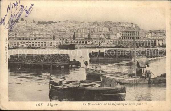Alger Algerien Boulevard de la Republique et le port b