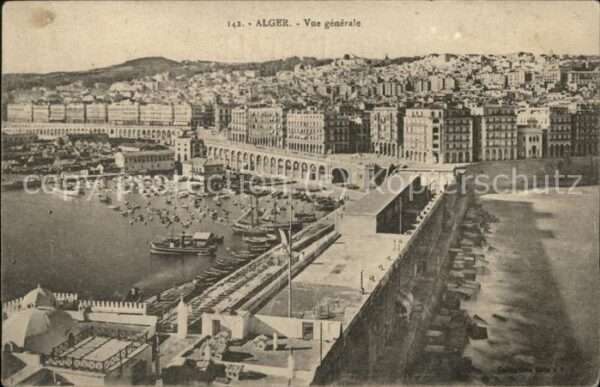 Alger Algerien Vue generale Port Bateaux