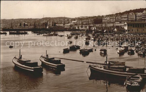 Alger Algerien Le Port et vue generale bateaux