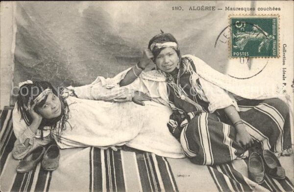 Araber Mauresques couchees Scenes et Types Ste