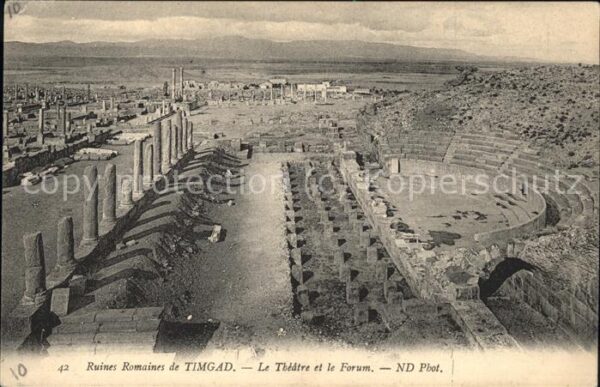 Timgad Ruines Romaines Theatre et le Forum