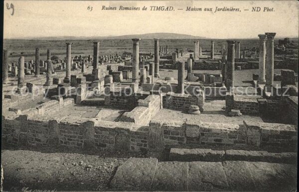 Timgad Ruines Romaines Maison aux Jardinieres