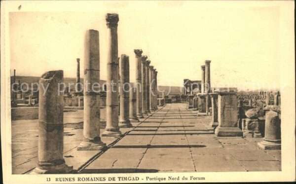 Timgad Ruines Romaines Portique Nord du Forum