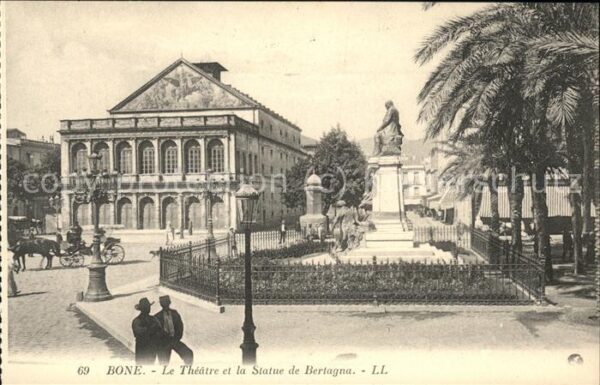 Bone Theatre et Statue de Bertagna Pferdedro