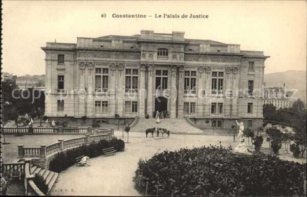 Constantine Algerien Palais de Justice Statue