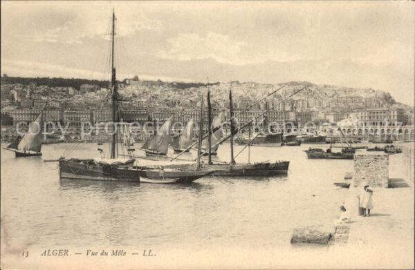 Alger Algerien Vue du Mole Bateaux Port