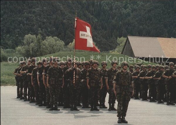 Militaria Schweiz Fahnenaufzug Schweizer Armee