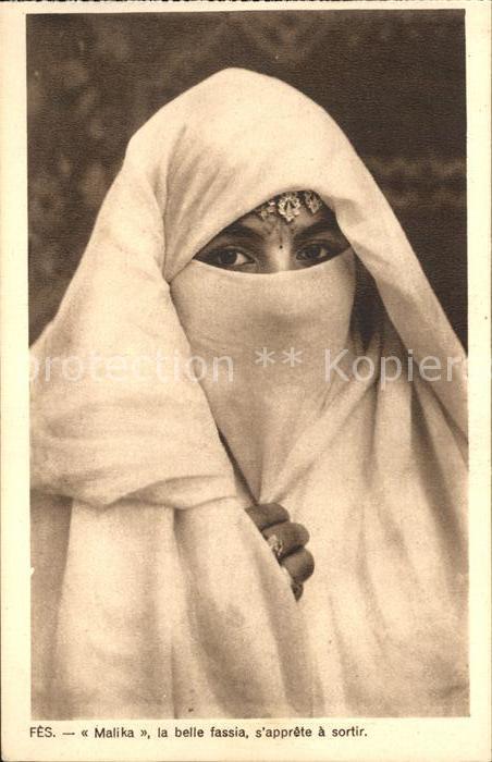 Fes Malika la belle fassia s_apprete sortir