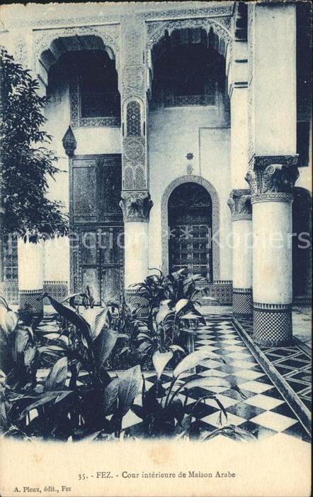Fes Fez Maroc Cour interieure Maison Arabe