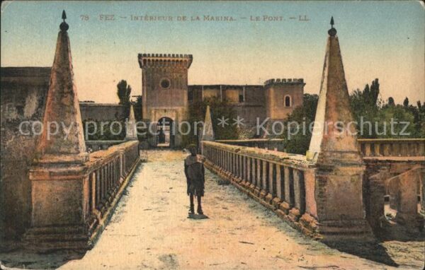 Fes Fez Maroc Interieur de la Marina Le Pont