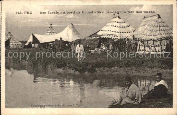 Fes Fez Maroc fassis bord l'oued pendant fete tolbas