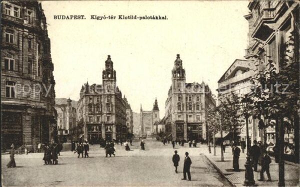 Budapest Kigyó tér Klotild palotákkal