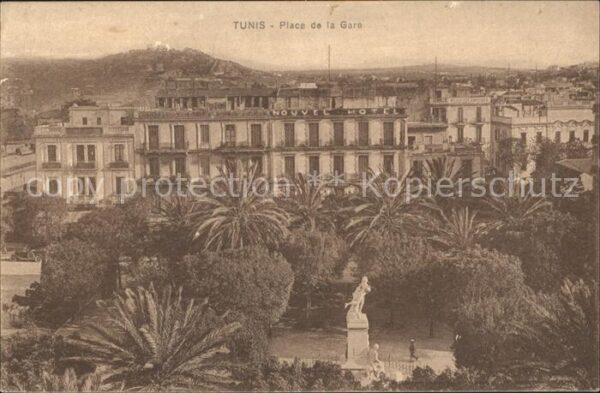 Tunis Place de la Gare