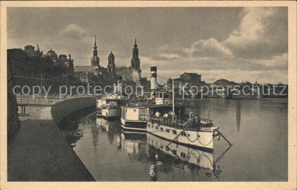 Dampfer Seitenrad Dresden Dampfschiffhaltestelle