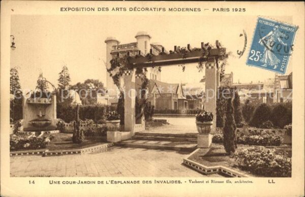 Exposition Arts Decoratifs Paris 1925 Cour-Jardin de l'Esplanade des Invalide