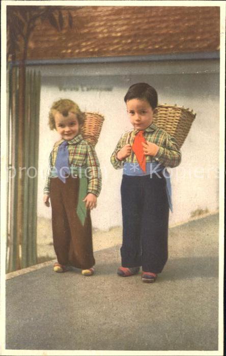 Kinder Child Enfants Trachten Ticino