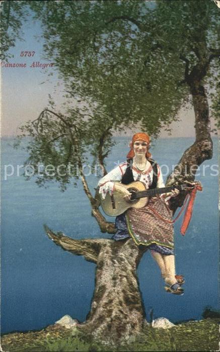 Gitarre Frau Tracht Tessin Ticino