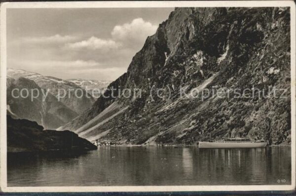 Gudvangen Norwegen Im Naerofjord