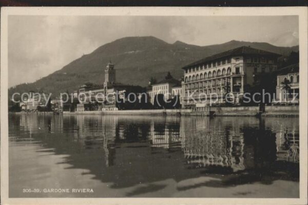 Gardone Garda Panorama am See