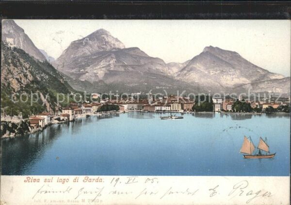Riva del Garda Panorama mit See Berge Segelschiff