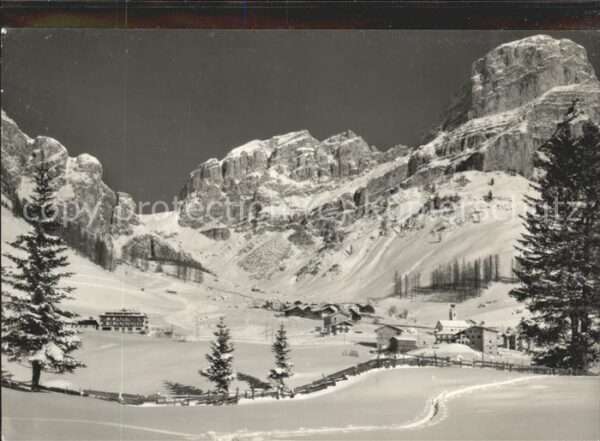 Colfosco Val Badia im Schnee