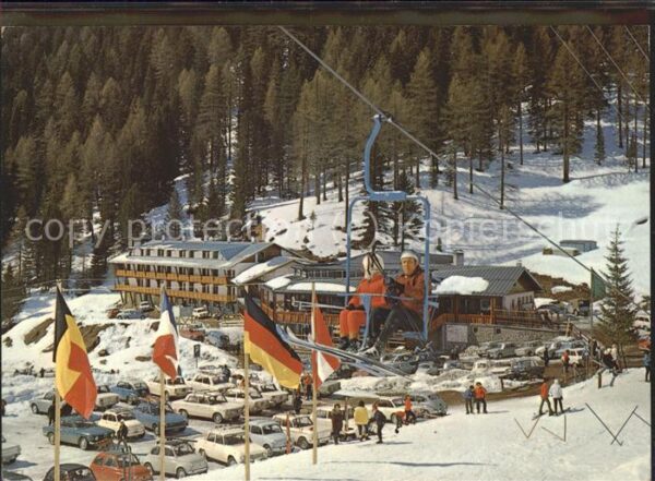 Italien Italia Italy Alpe di Pampeago Skilift Autos