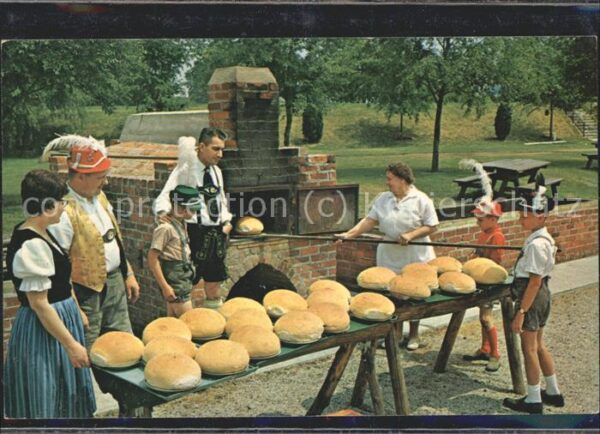 Landwirtschaft Tracht Ofen Brot Bäuerin Frankenmuth