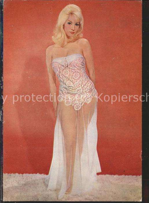 Erotik Frau Neglige