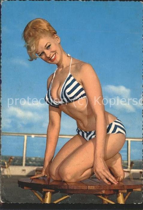 Bademode Bikini Tisch