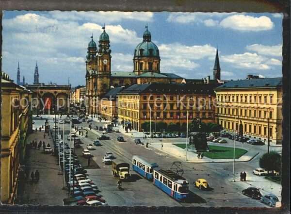 Strassenbahn München Odeansplatz Theatinerkirche