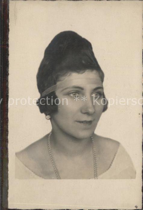 Theater Frau Variete