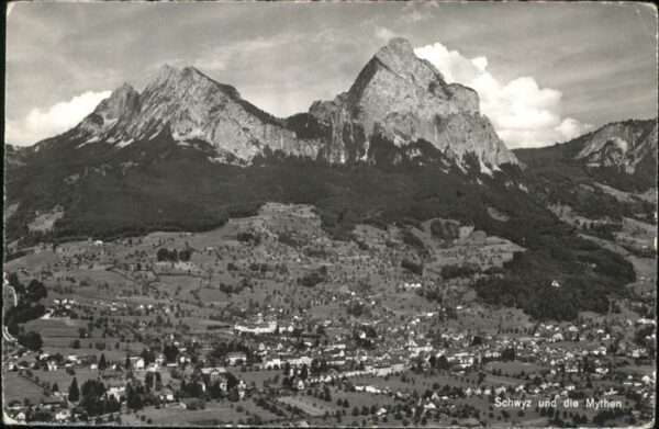 Schwyz Mythen Fliegeraufnahme