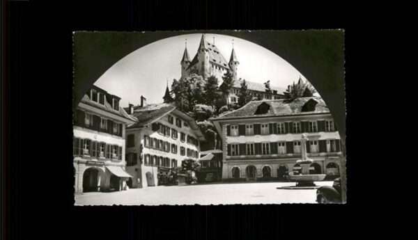 Thun Rathausplatz Schloss Brunnen