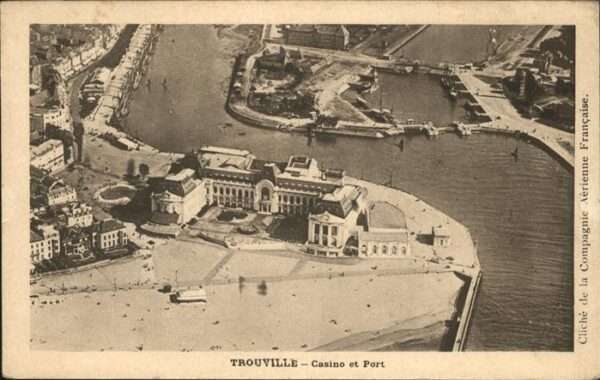 Trouville Havre Casino et Port Fliegeraufnahme