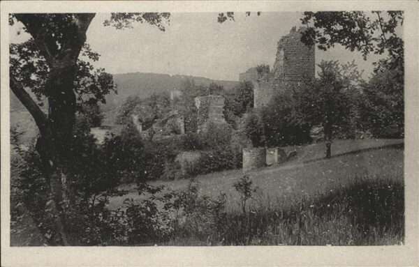 Luetzelburg Lothringen Ruinen Schloss