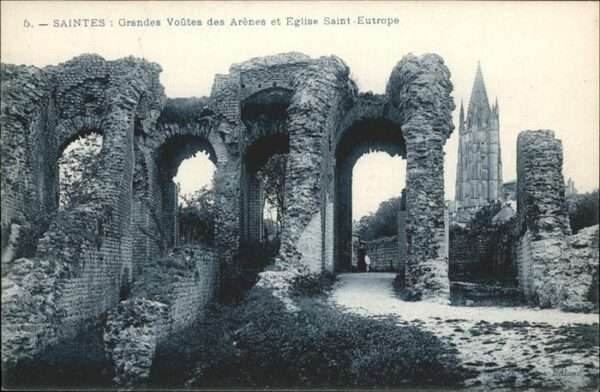 Saintes Charente-Maritime Grandes Voutes Arenes Eglise