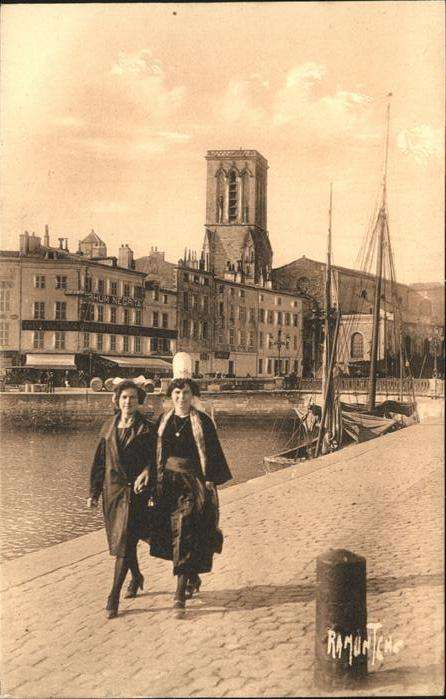 La Rochelle Charente-Maritime Tour Saint-Sauveur