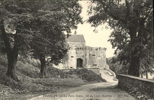Vezelay Porte Neuve