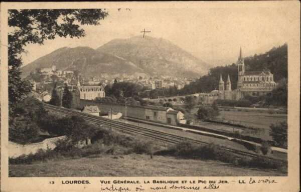 Lourdes Hautes Pyrenees Basilique Pic du Jer