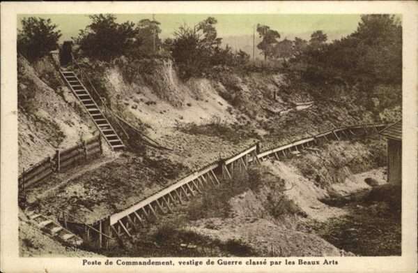 Militaria Frankreich Poste de Commandement Vestige de Guerre