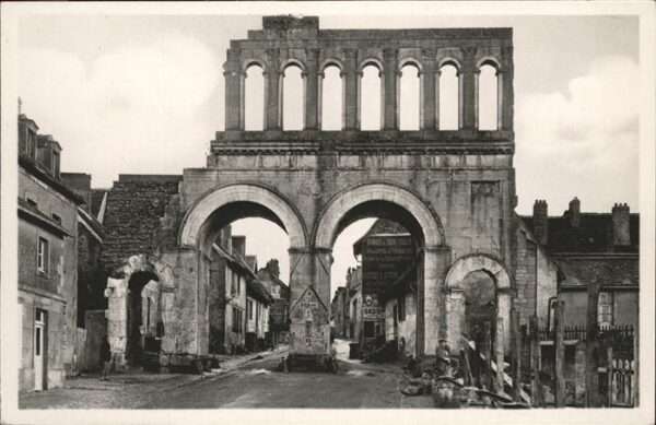 Autun Porte Romaine