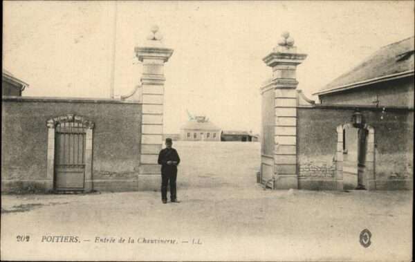 Poitiers 86 Entree de la Chauvinense
