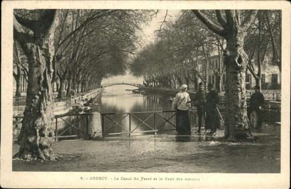 Annecy Haute-Savoie Le Canal du Vassee
Pont des Amours
