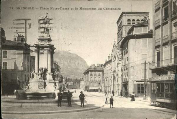 Grenoble Place Notre Dame Monument du Centenaire