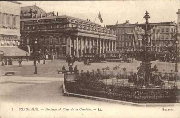 Bordeaux Fontaine Place Comedie