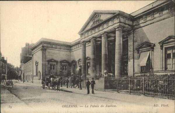 Orleans Loiret Palais de Justice Kutsche